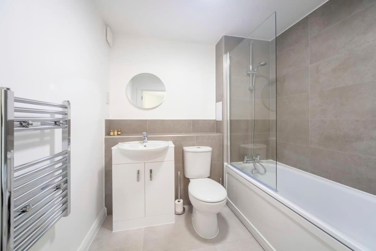 Lovely 1 Bedroom Apartment In Ashford Ashford  Kültér fotó